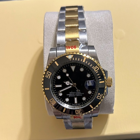 Men’s Watch - Picture 2 of 2